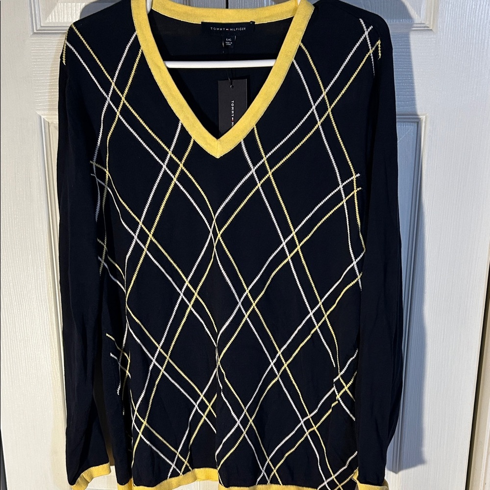 NWT Tommy Hilfiger sweater